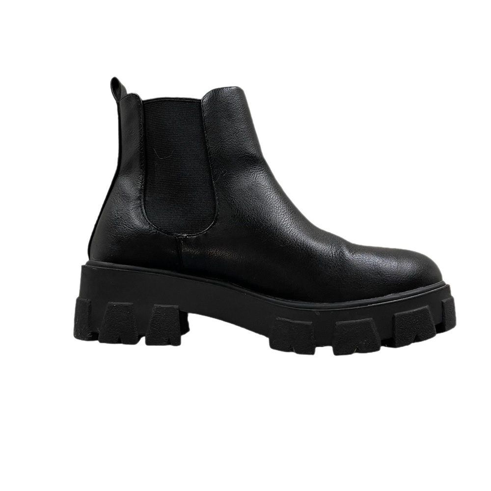 UNIONBAY Black Ankle Boots (Size 8 - Fits large - I am usually an 8 1/2 or 9)